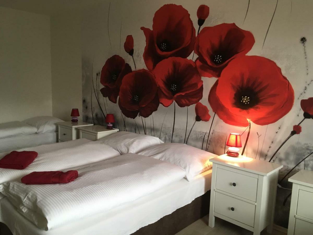 Apartmam Na Namesti II Opocno ภายนอก รูปภาพ