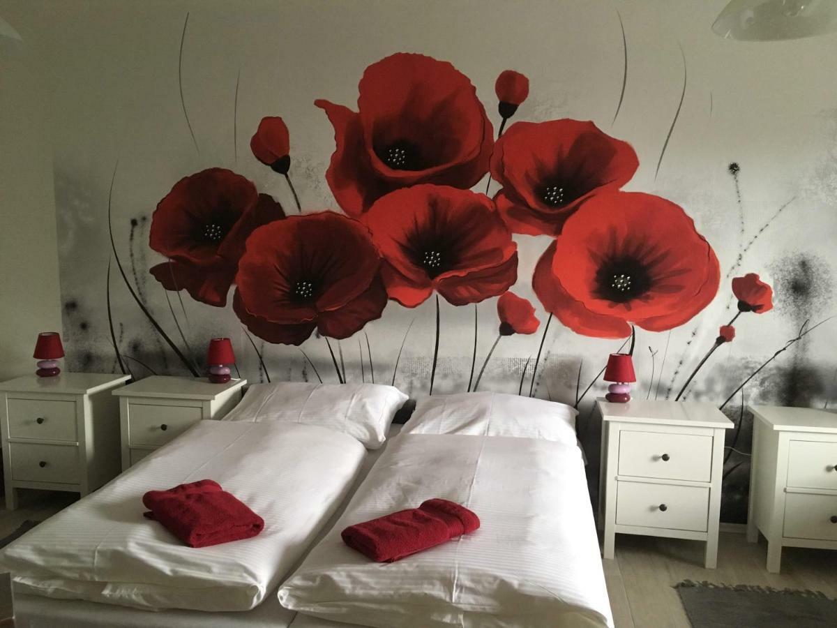 Apartmam Na Namesti II Opocno ภายนอก รูปภาพ