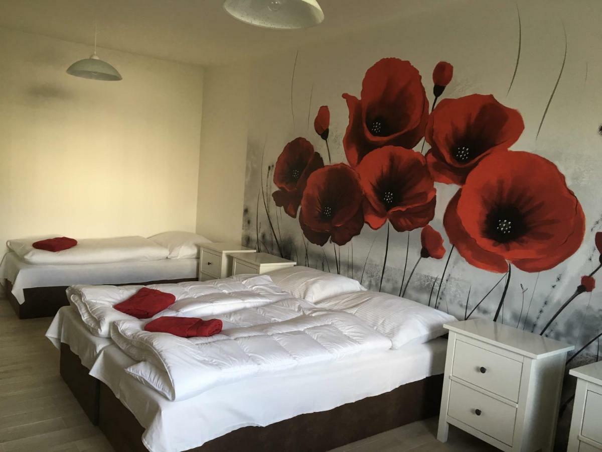 Apartmam Na Namesti II Opocno ภายนอก รูปภาพ